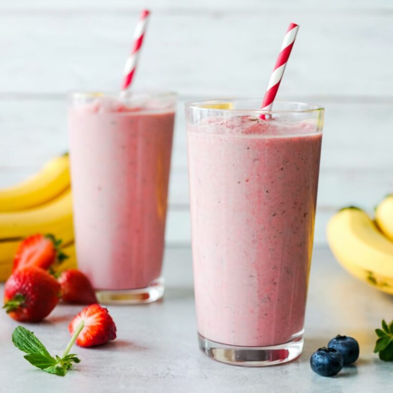 Pineapple strawberry smoothie